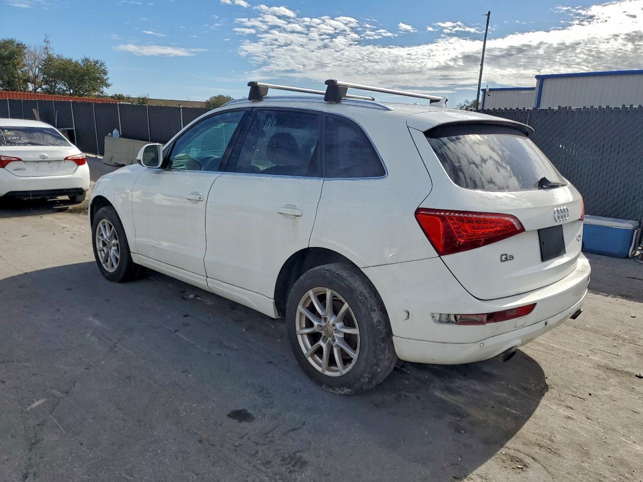 2012 Audi Q5 Premium Plus - Image 2