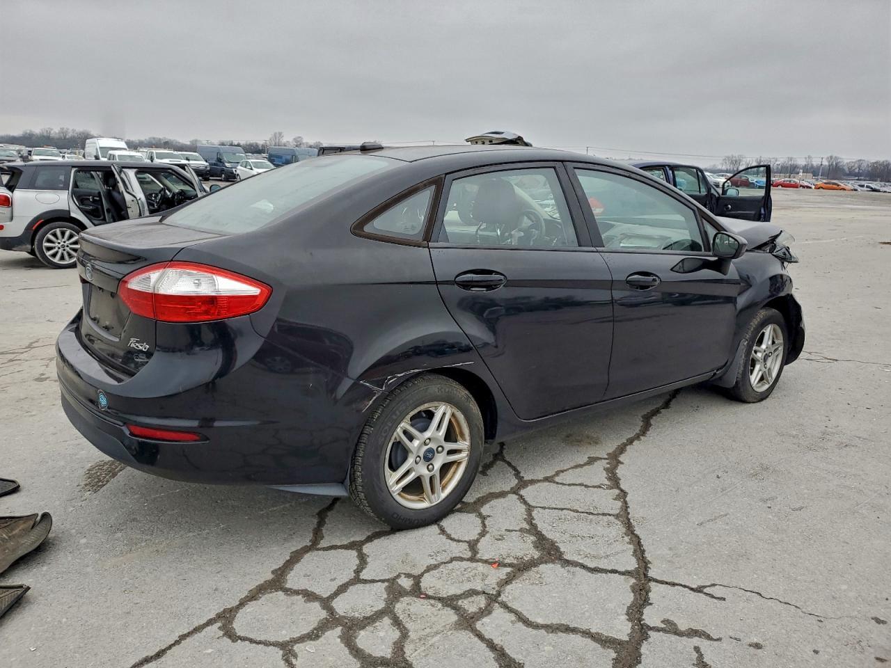 2019 Ford Fiesta Se - Фото 3