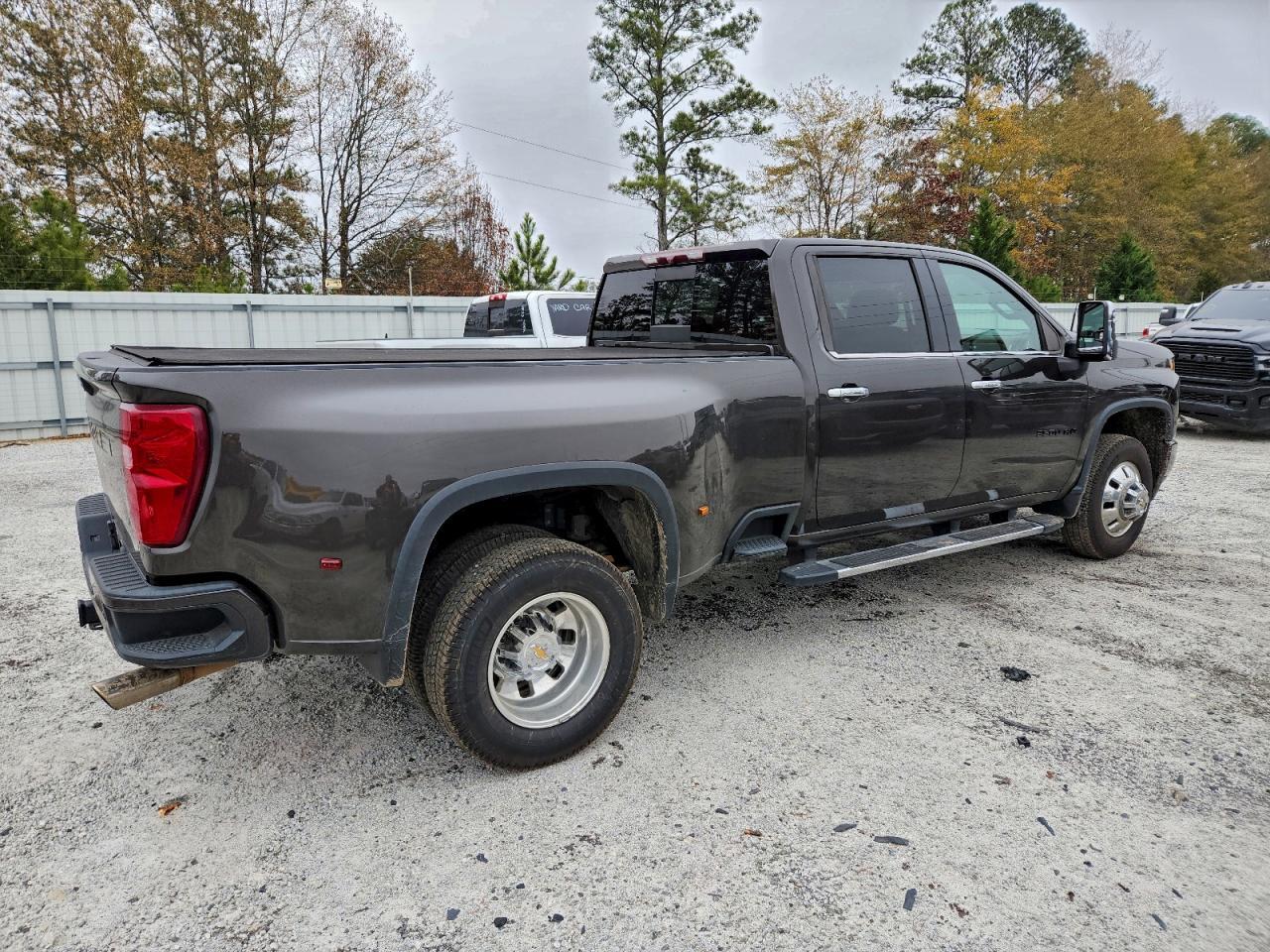 2020 Chevrolet Silverado K3500 High Country - Фото 3