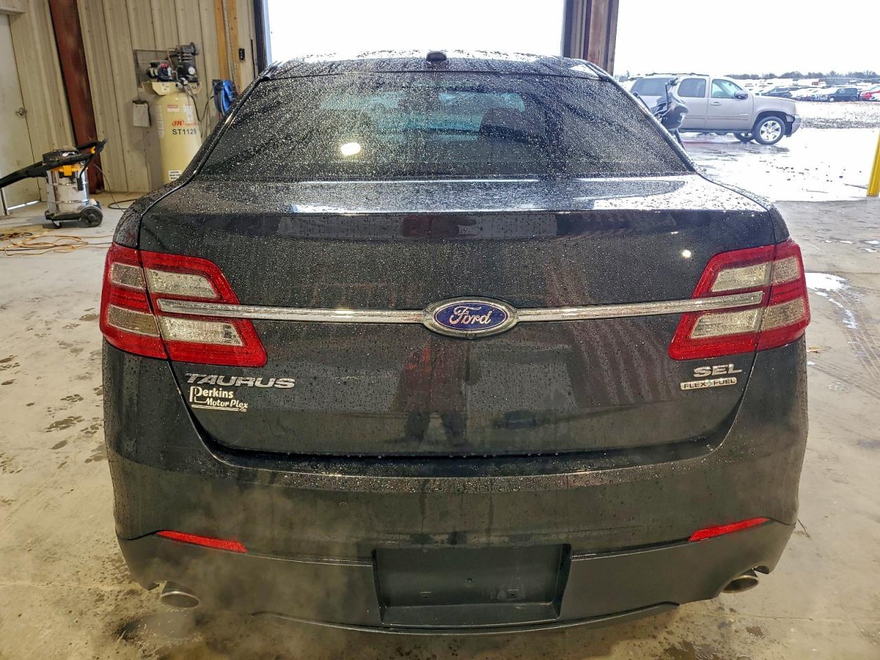 2015 Ford Taurus Sel - Image 6