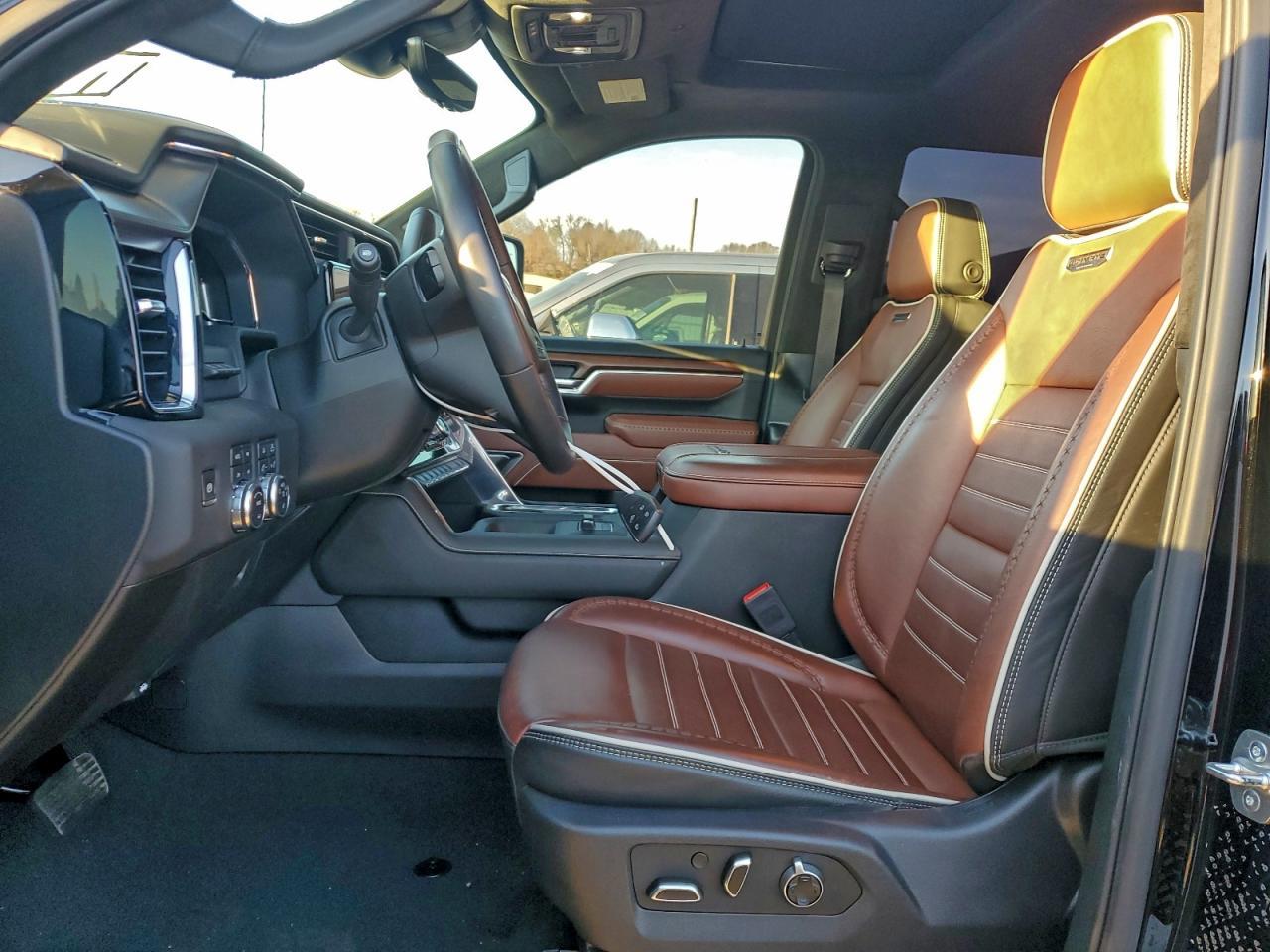 2025 GMC Sierra K2500 Denali Ultimate - Image 7