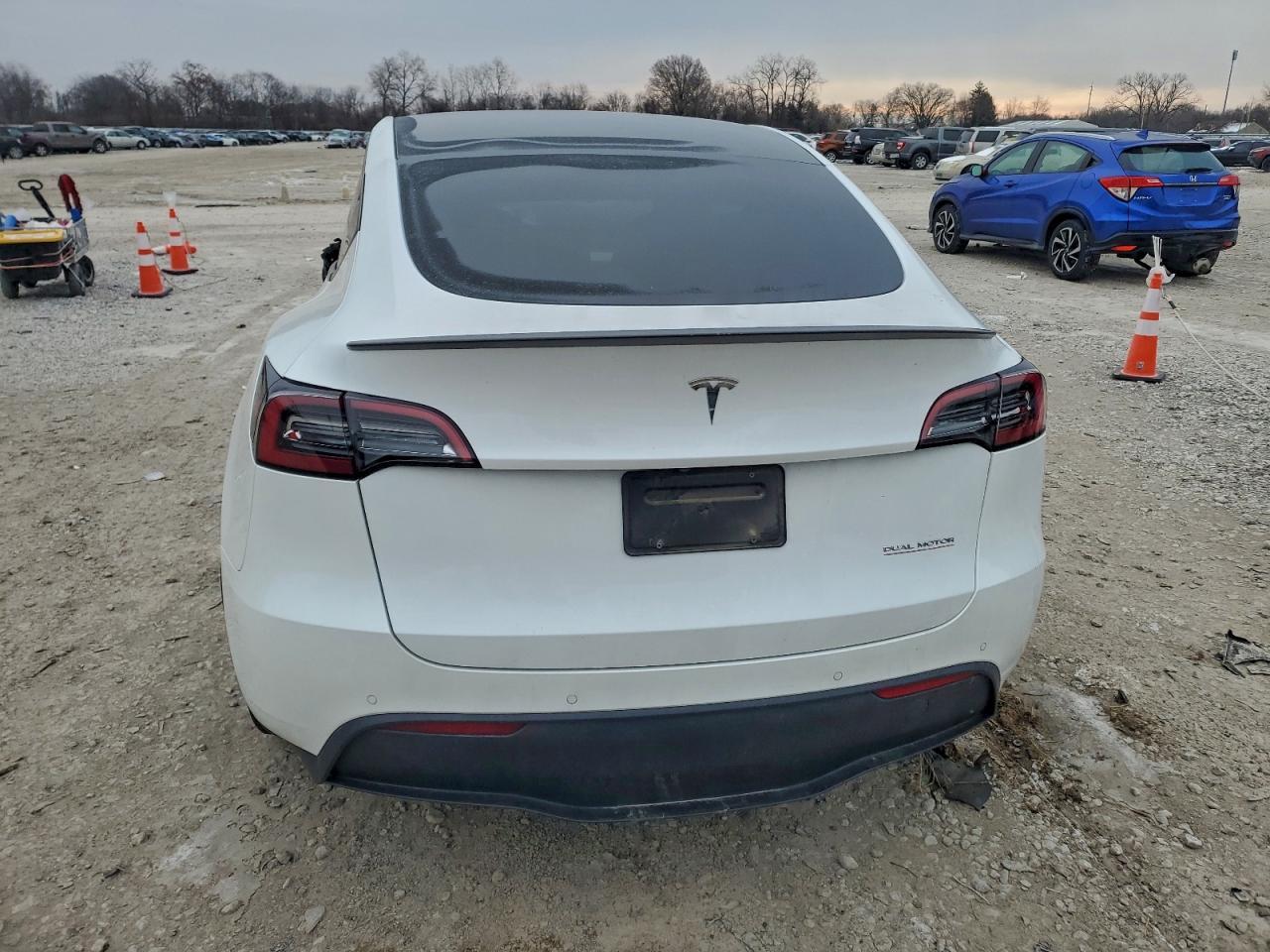 2022 Tesla Model Y - Фото 6