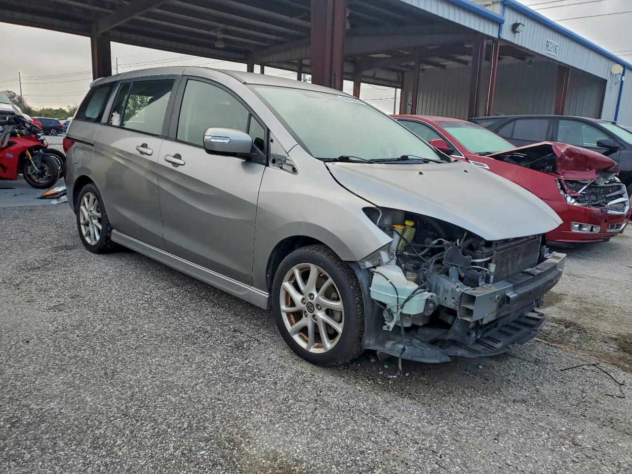 2013 Mazda 5 - Image 4