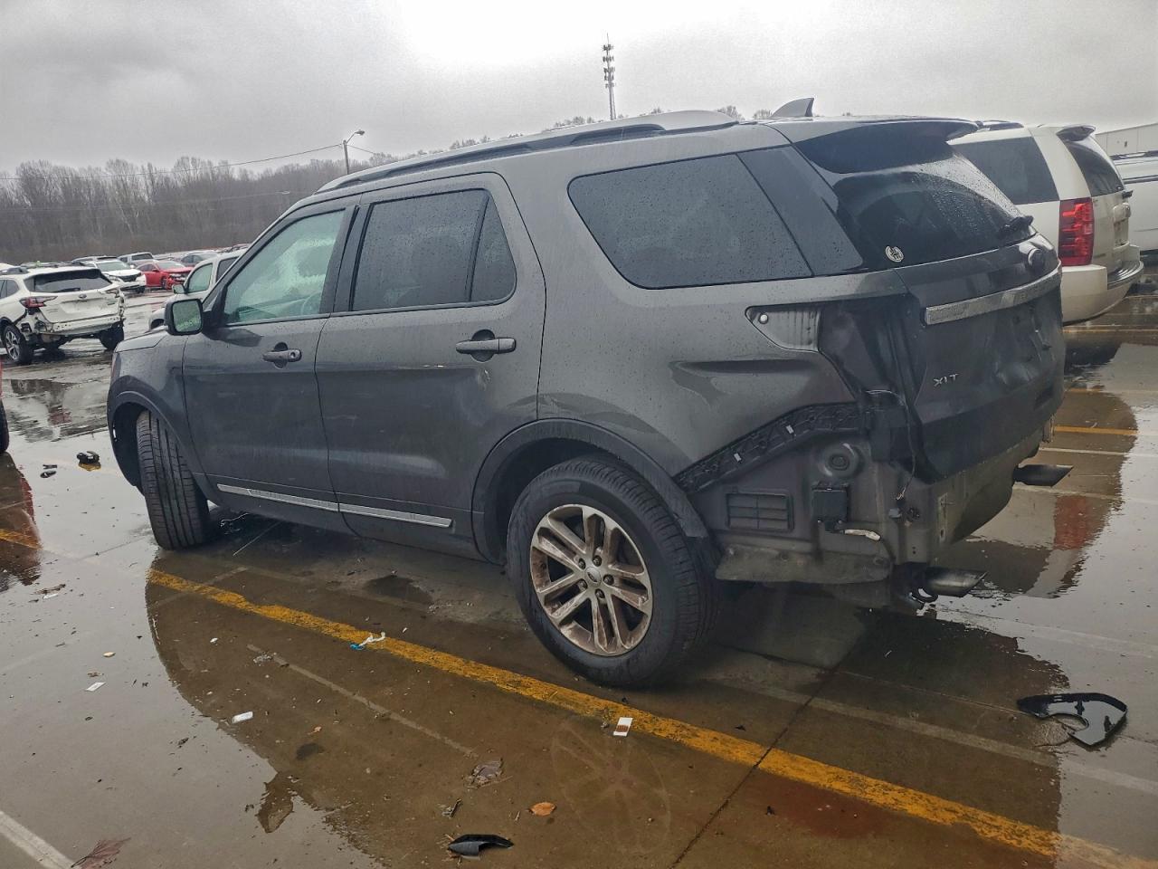 2016 Ford Explorer Xlt - Фото 2