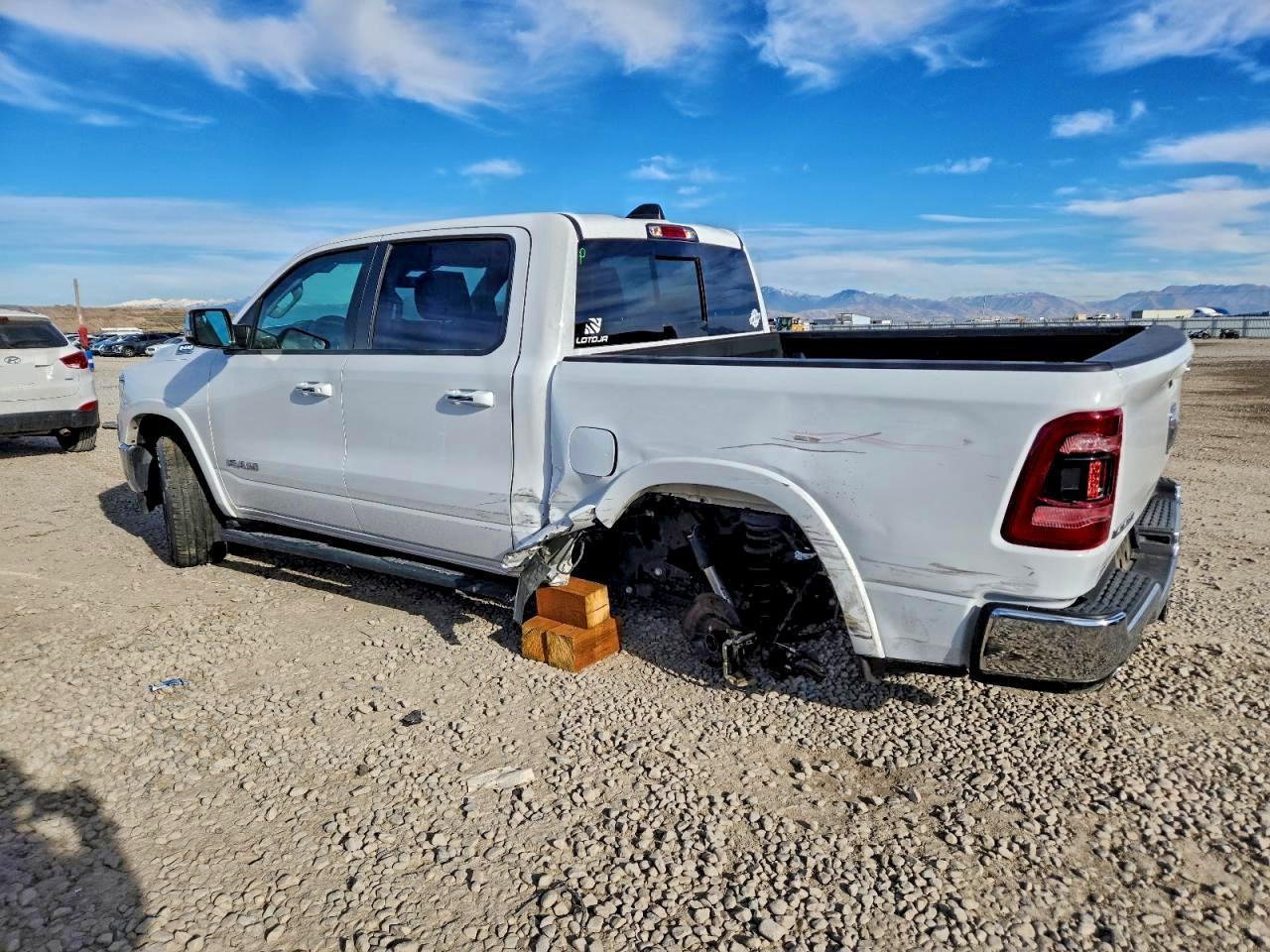 2022 Ram 1500 Laramie - Фото 2