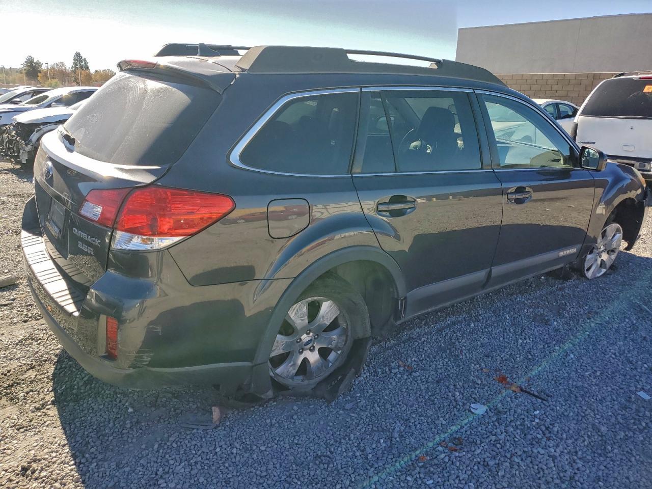 2012 Subaru Outback 3.6R Limited - Image 3