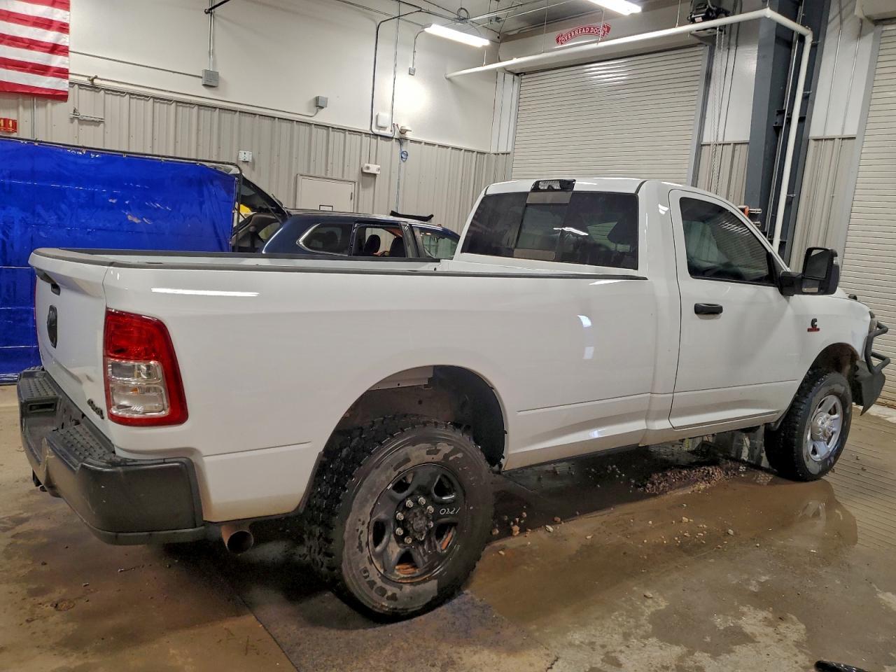 2023 Ram 3500Tradesman Reg 6 - Фото 3