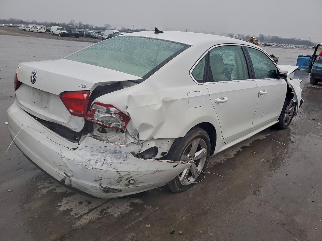 2015 Volkswagen Passat S - Фото 3