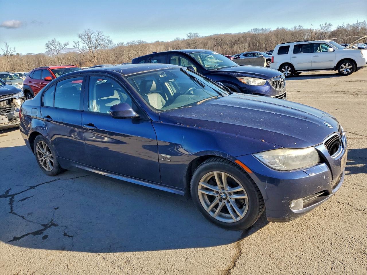2011 BMW 3 Series - Фото 4