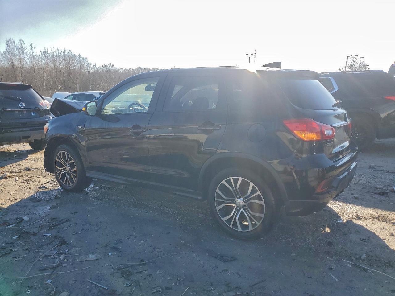 2019 Mitsubishi Outlander Sport Es - Фото 2