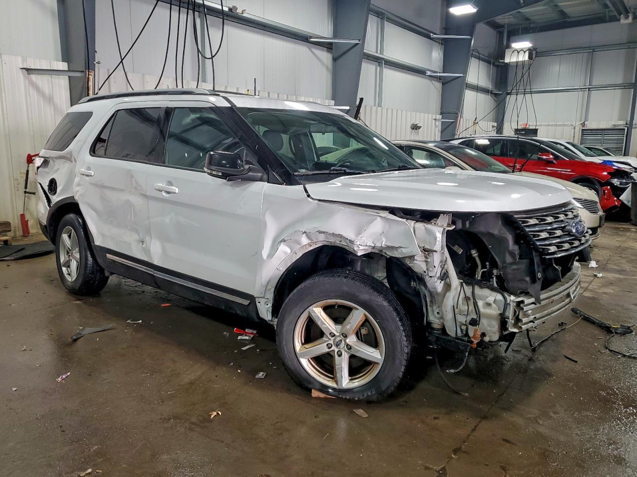 2016 Ford Explorer Xlt - Фото 4