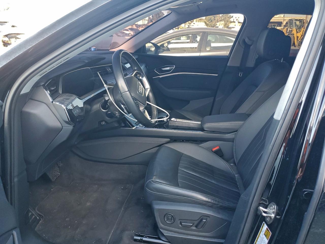 2021 Audi E-Tron Premium - Image 7