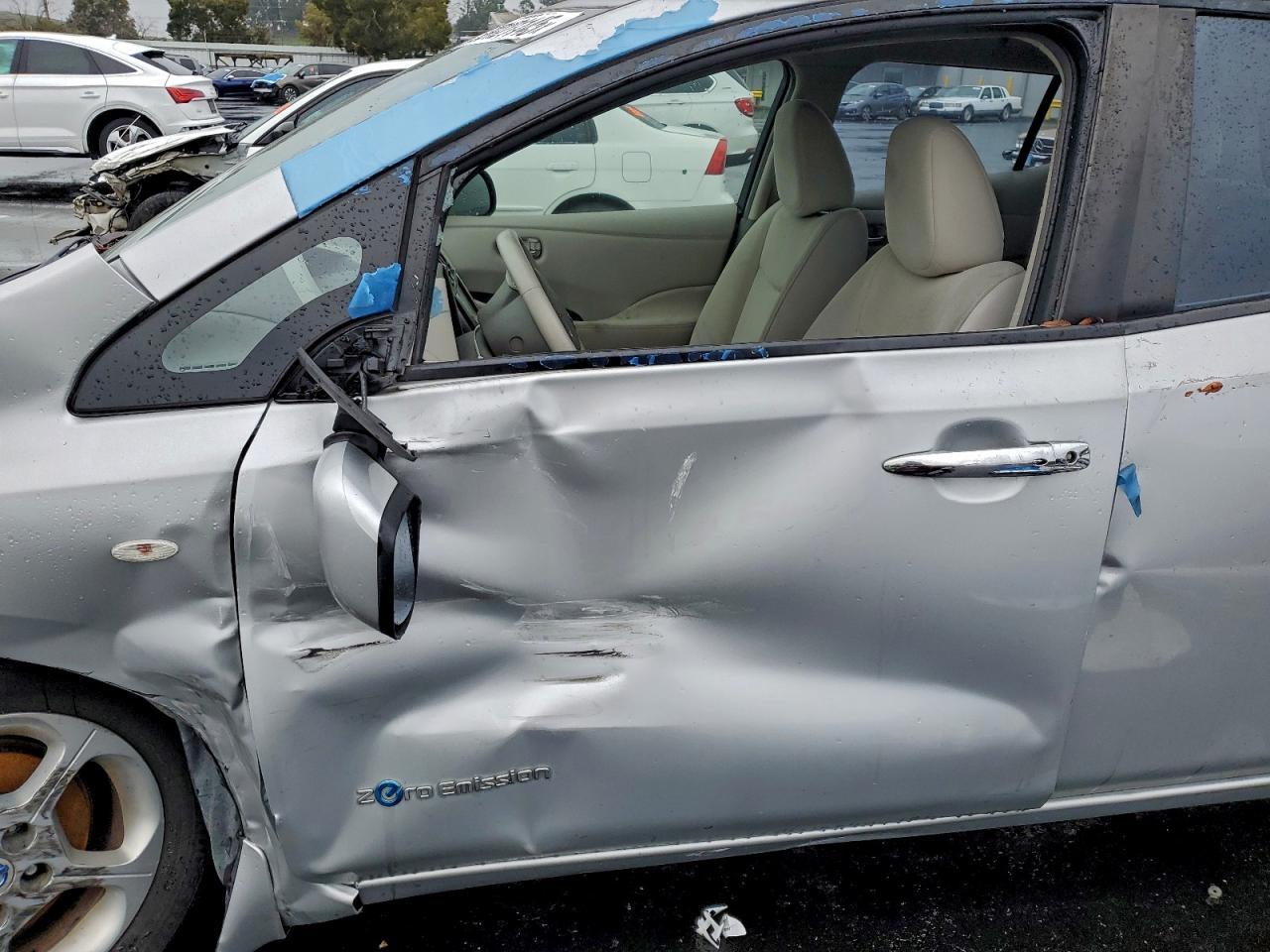 2012 Nissan Leaf Sv - Image 7