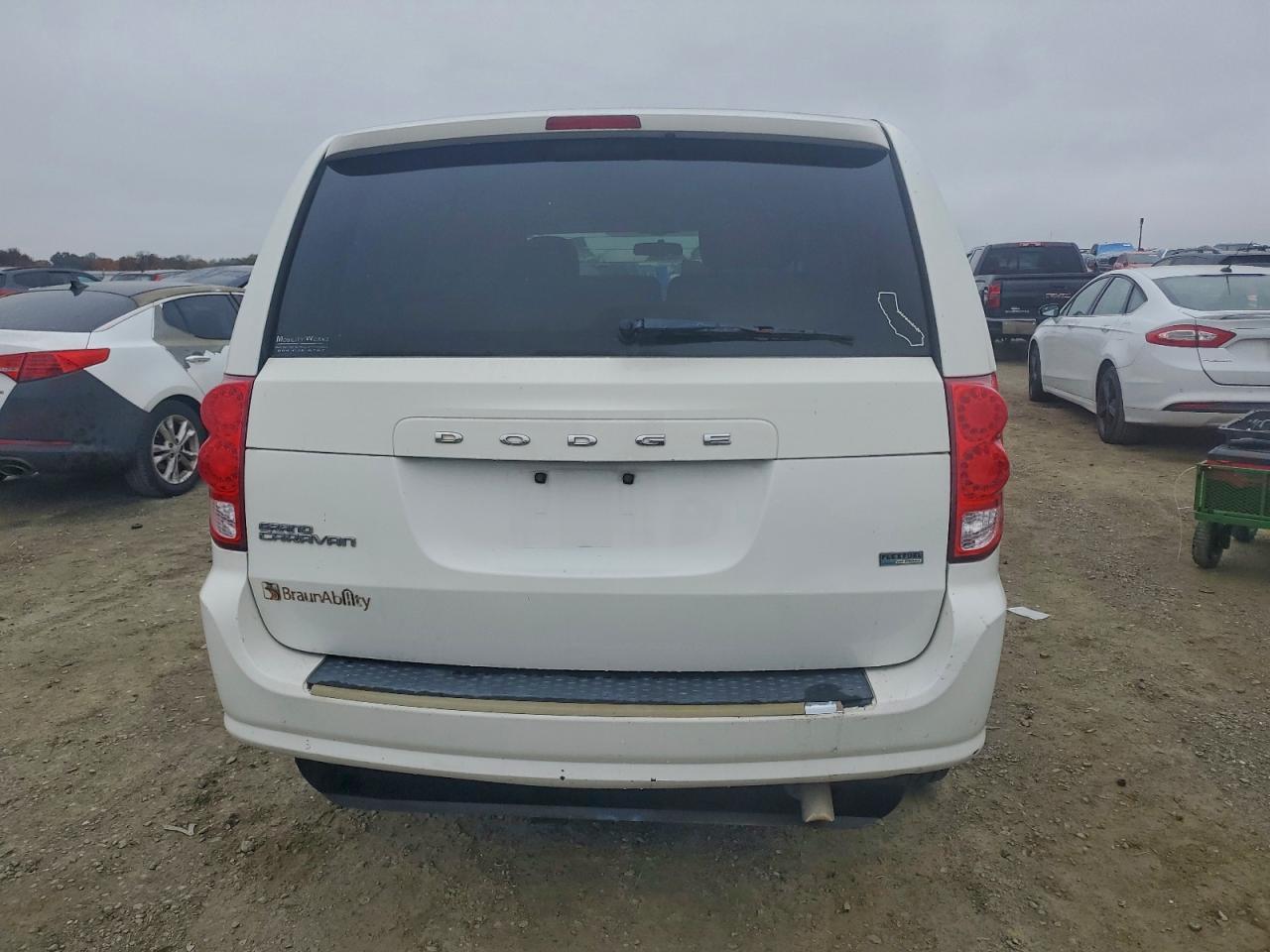 2013 Dodge Caravan - Фото 6