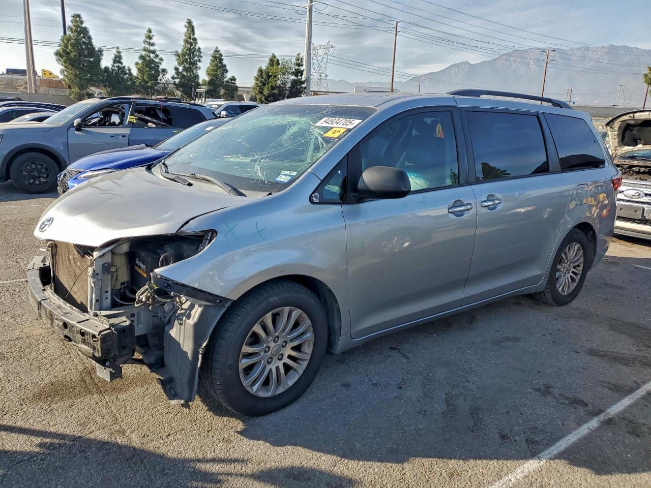 2015 Toyota Sienna Xle