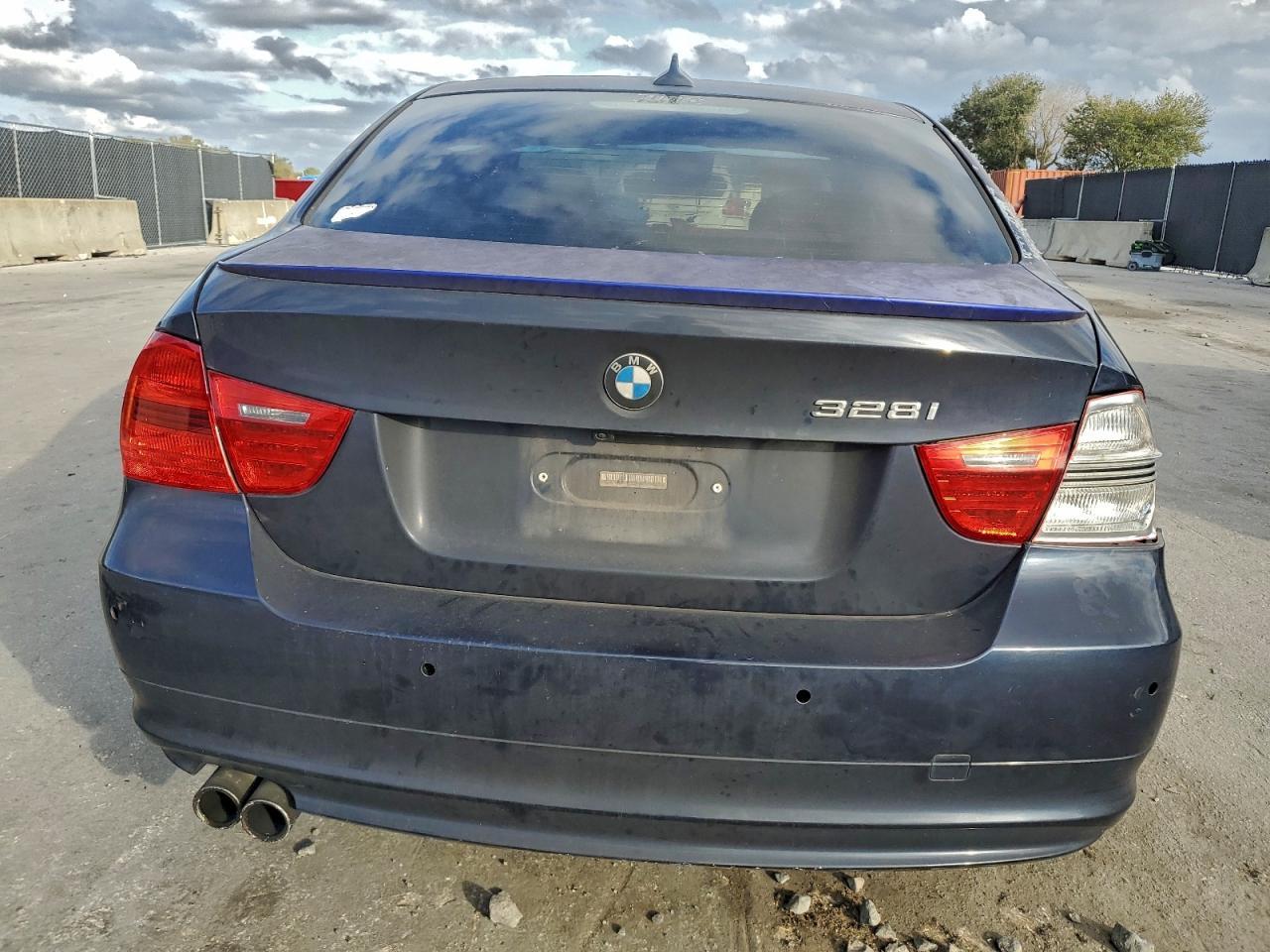2010 BMW 328 I - Фото 6