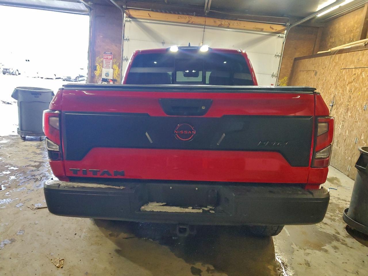 2024 Nissan Titan Pro-4X - Фото 6