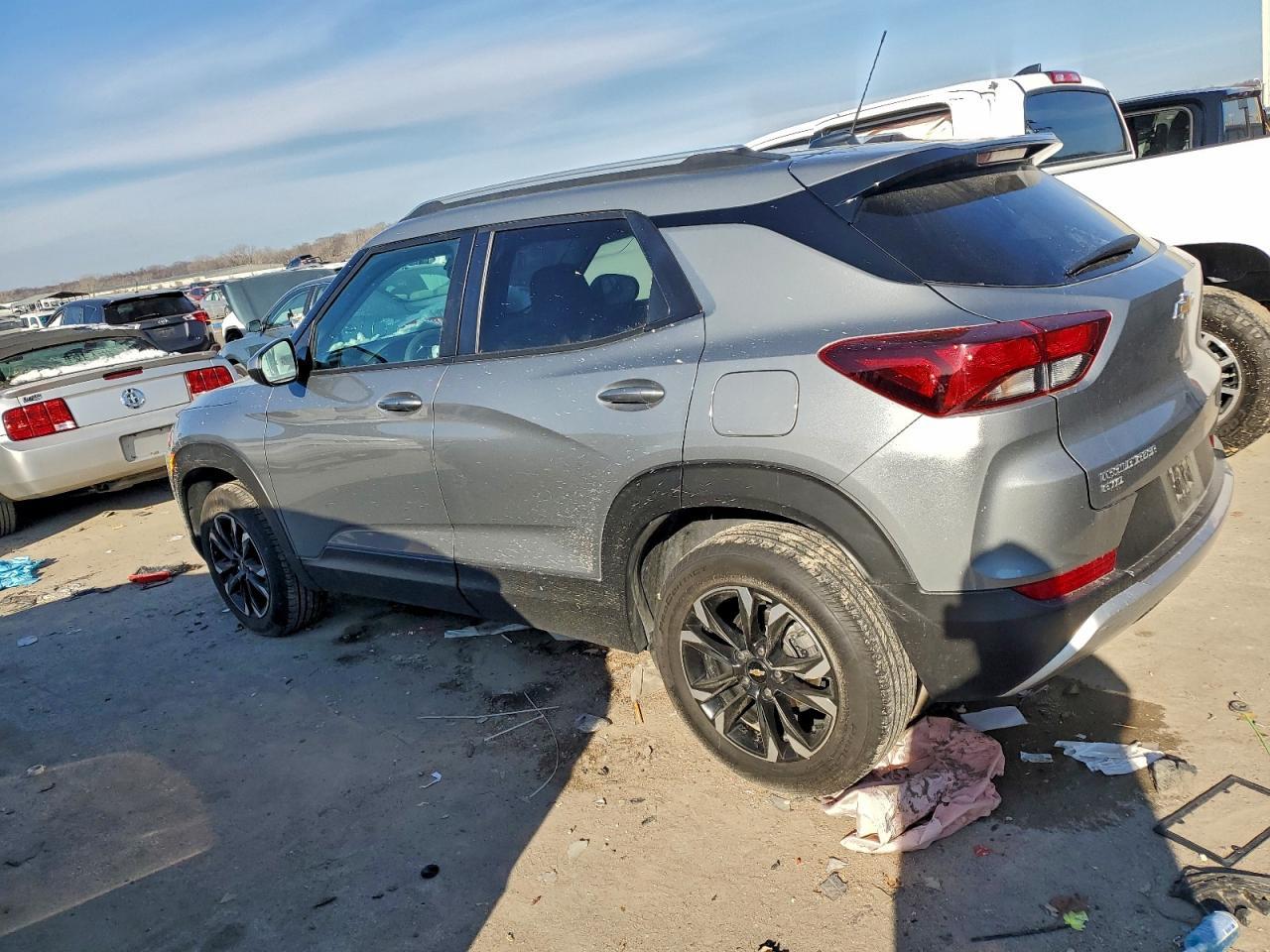 2023 Chevrolet Trailblazer Lt - Image 2