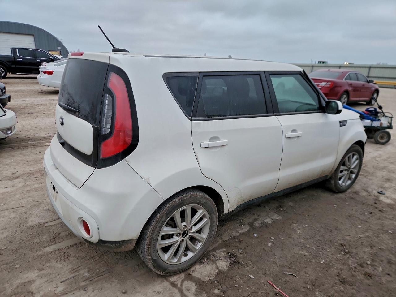 2017 Kia Soul + - Image 3