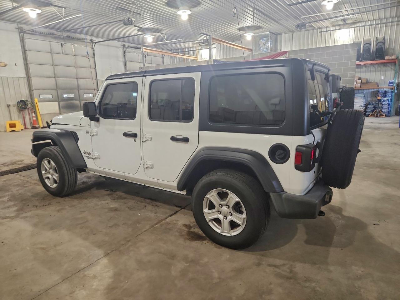 2020 Jeep Wrangler Unlimited Sport - Фото 2