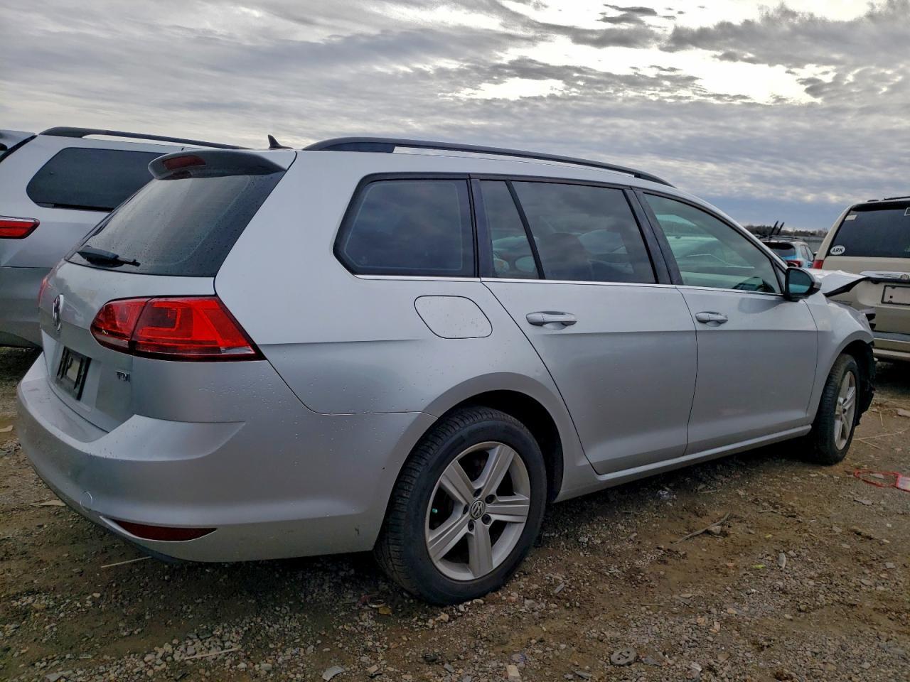 2015 Volkswagen Golf Sportwagen Tdi S - Фото 3
