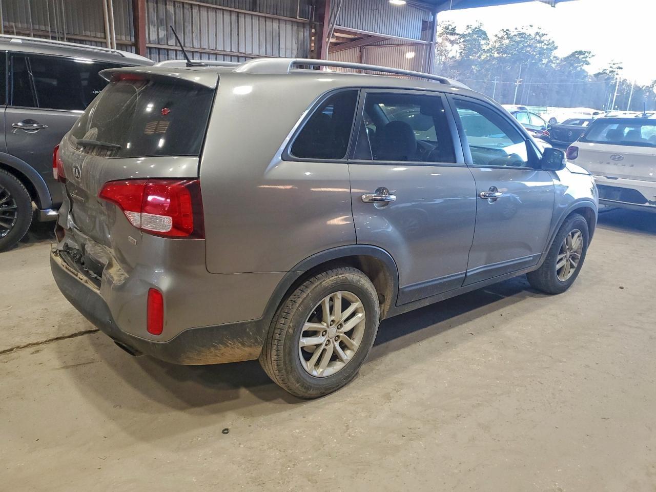 2014 Kia Sorento Lx - Image 3