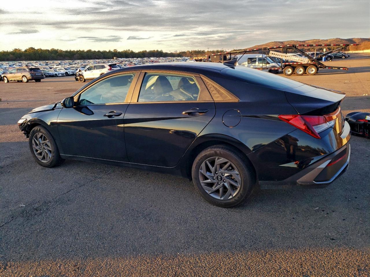 2024 Hyundai Elantra Sel - Фото 2