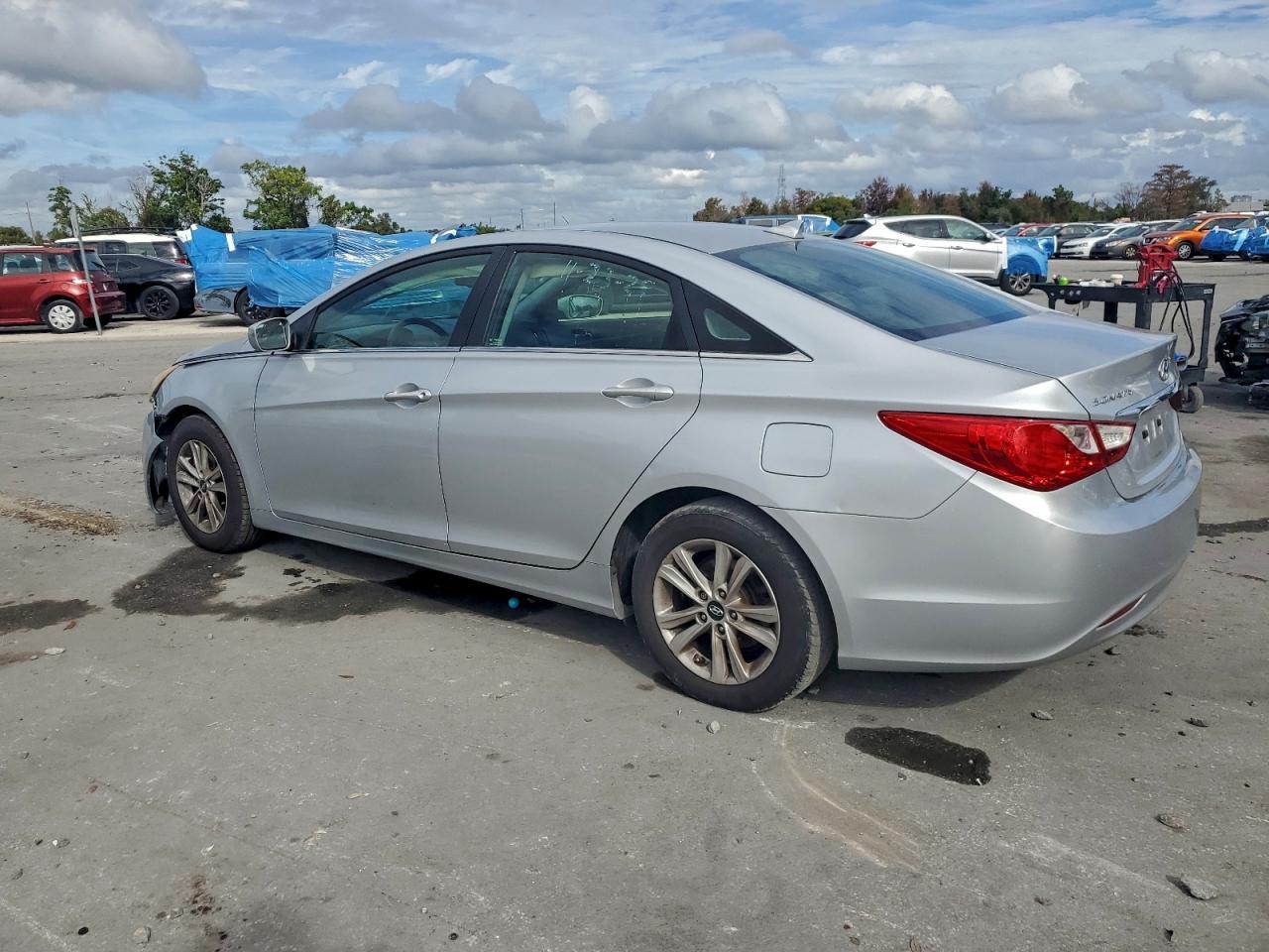 2013 Hyundai Sonata Gls - Image 2