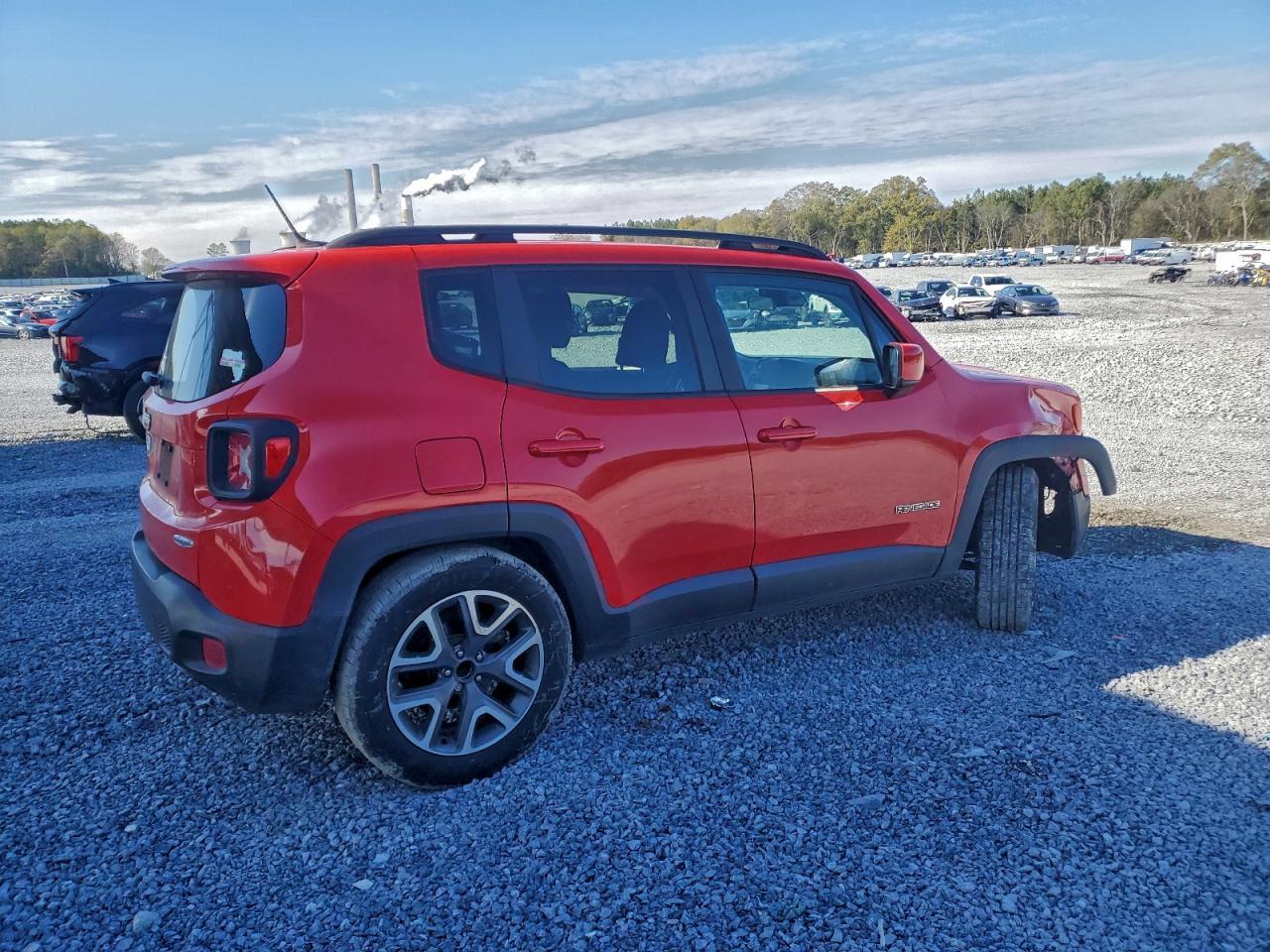 2017 Jeep Renegade Latitude - Image 3