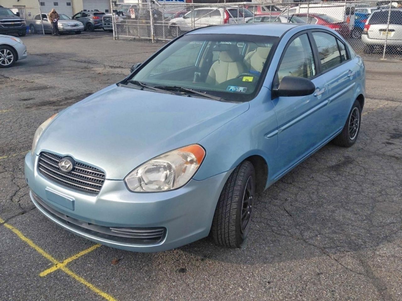 2009 Hyundai Accent Gls - Image 2