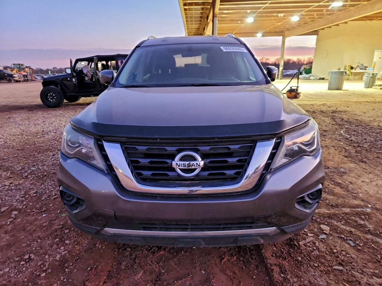 2017 Nissan Pathfinder S - Image 5