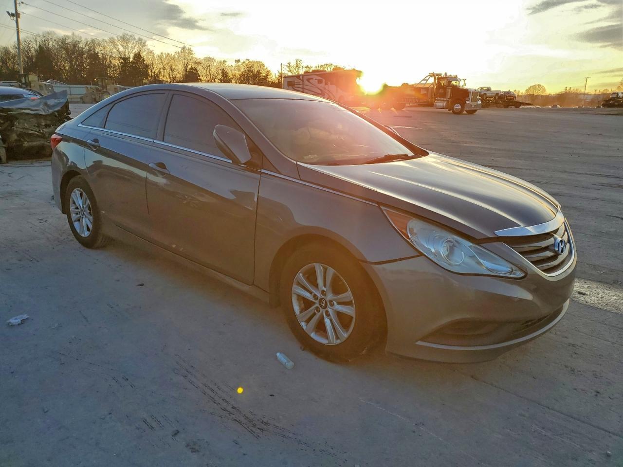 2014 Hyundai Sonata Gls - Image 4