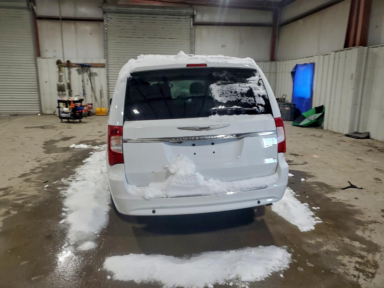 2015 Chrysler Town & Country Touring - Фото 6