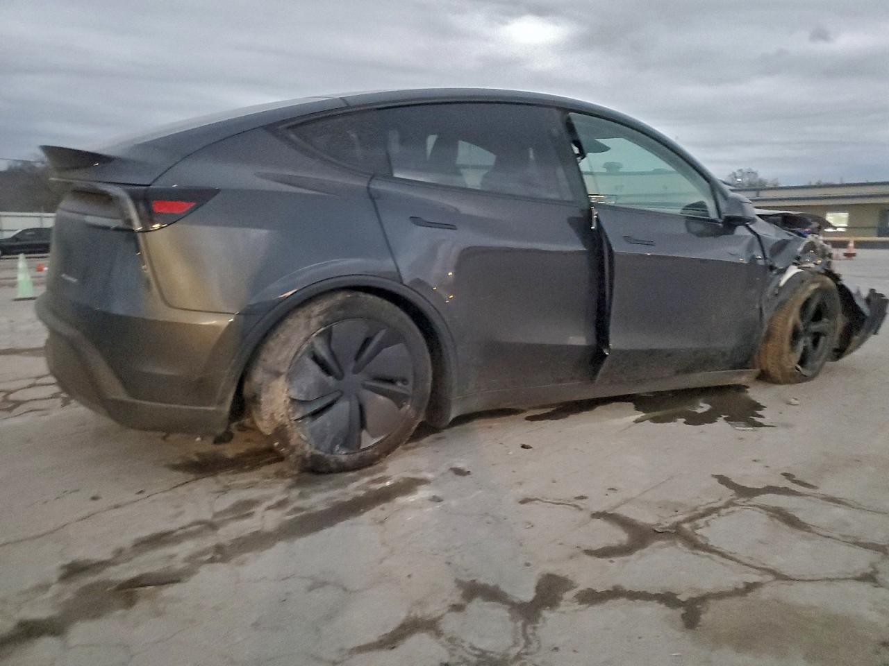 2026 Tesla Model Y - Image 3