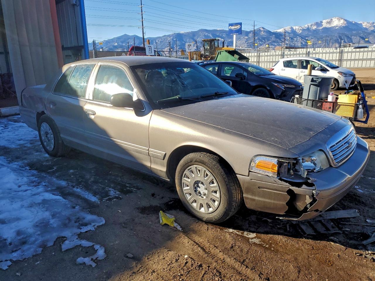 2004 Ford Crown Victoria - Фото 4
