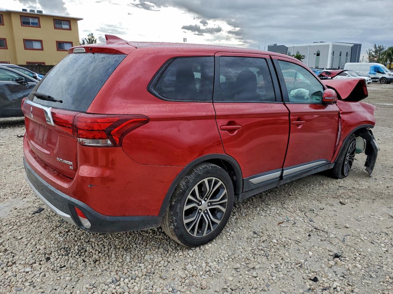 2017 Mitsubishi Outlander Se - Фото 3