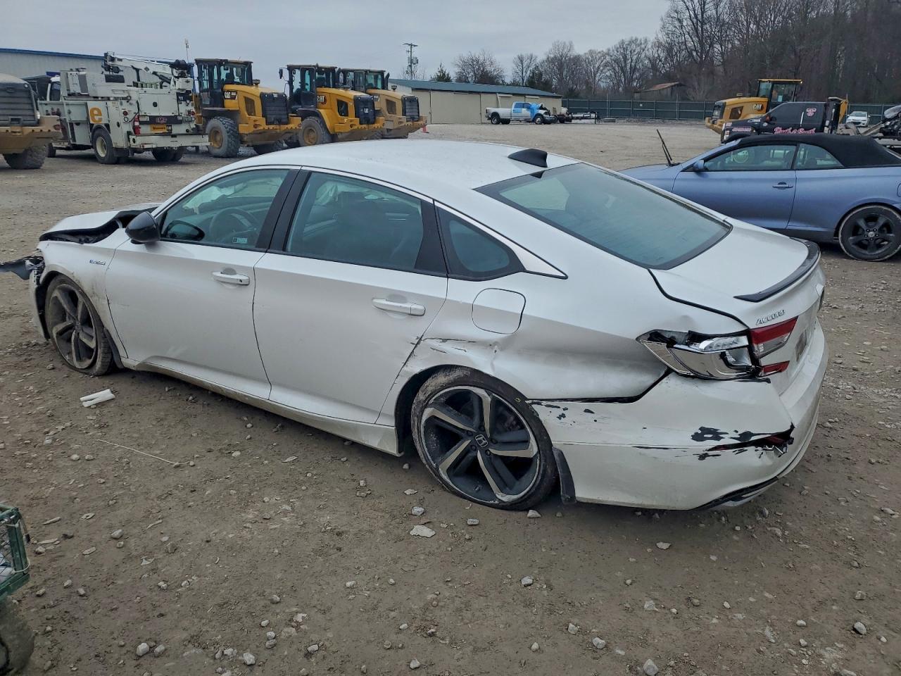 2022 Honda Accord Hybrid Sport - Image 2