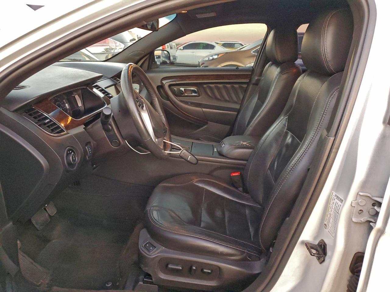 2014 Ford Taurus Limited - Image 7