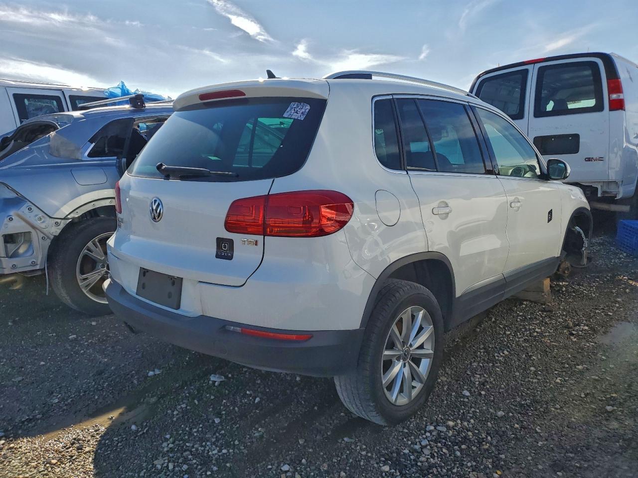 2017 Volkswagen Tiguan Wolfsburg - Фото 3