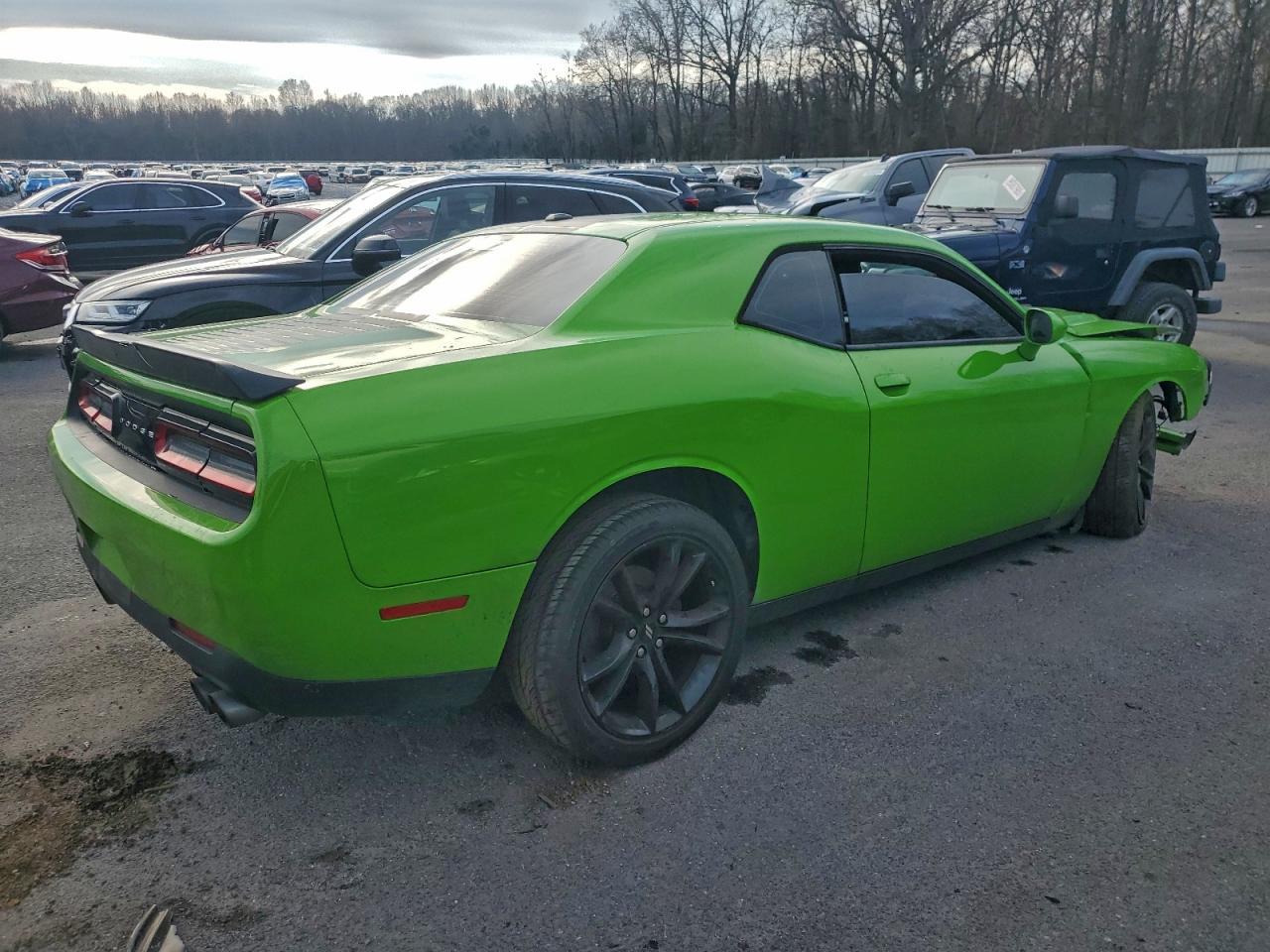 2017 Dodge Challenger Sxt - Фото 3