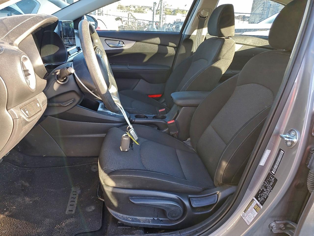 2023 Kia Forte Lxs - Image 7