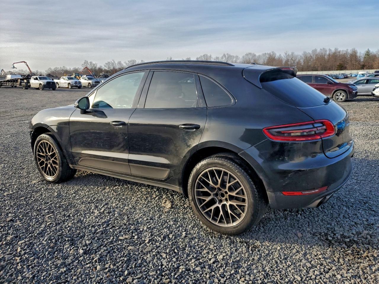 2017 Porsche Macan S - Image 2