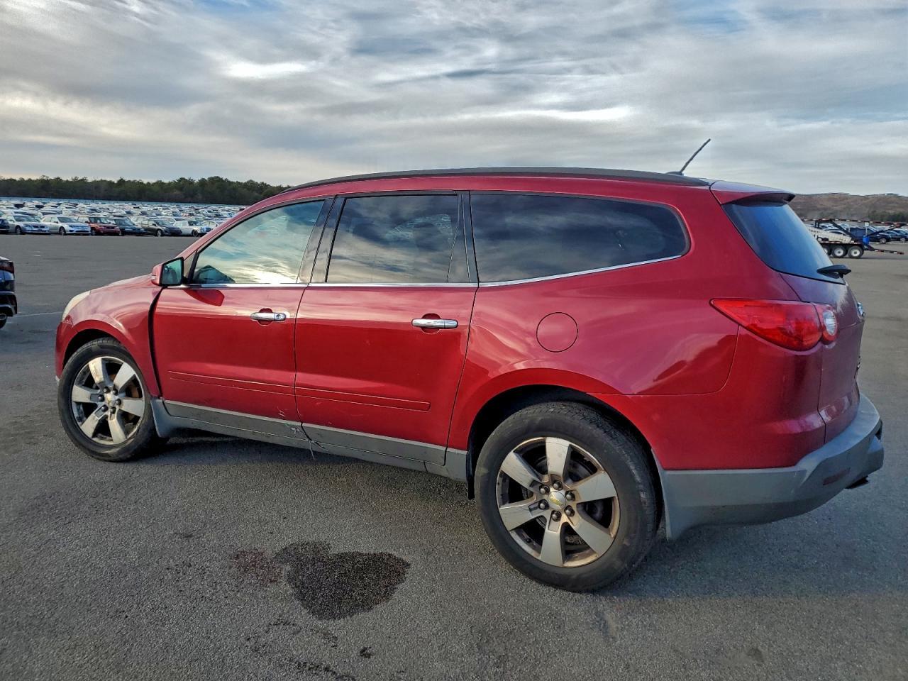 2012 Chevrolet Traverse Lt - Фото 2
