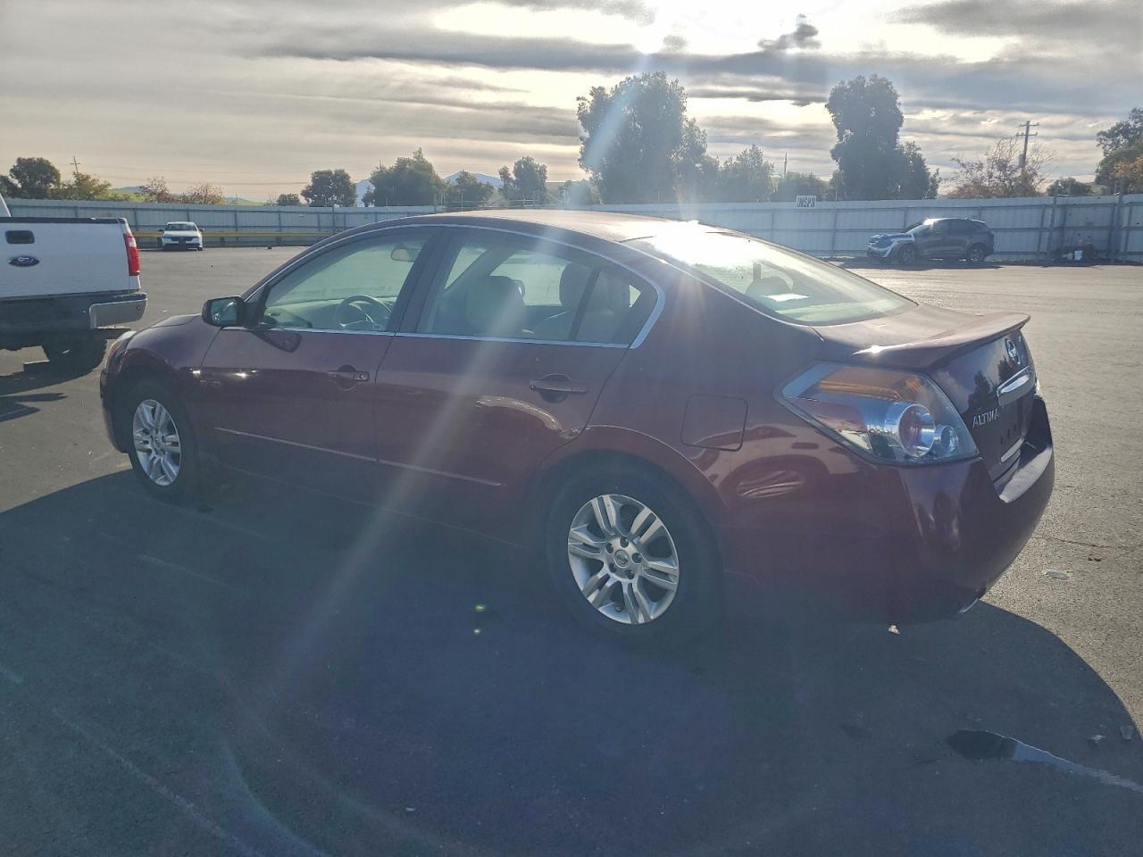 2011 Nissan Altima Base - Image 2