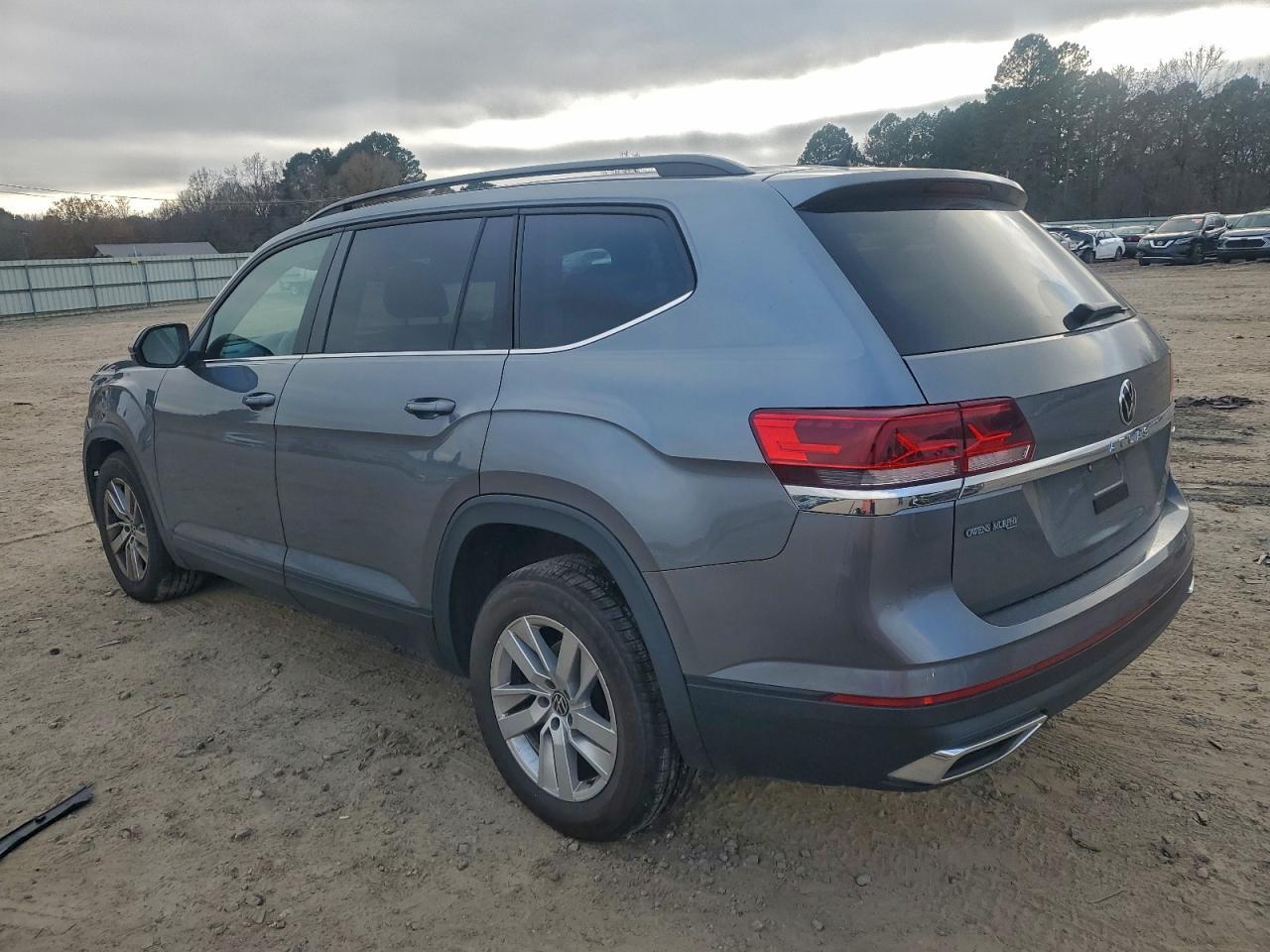 2021 Volkswagen Atlas S - Фото 2