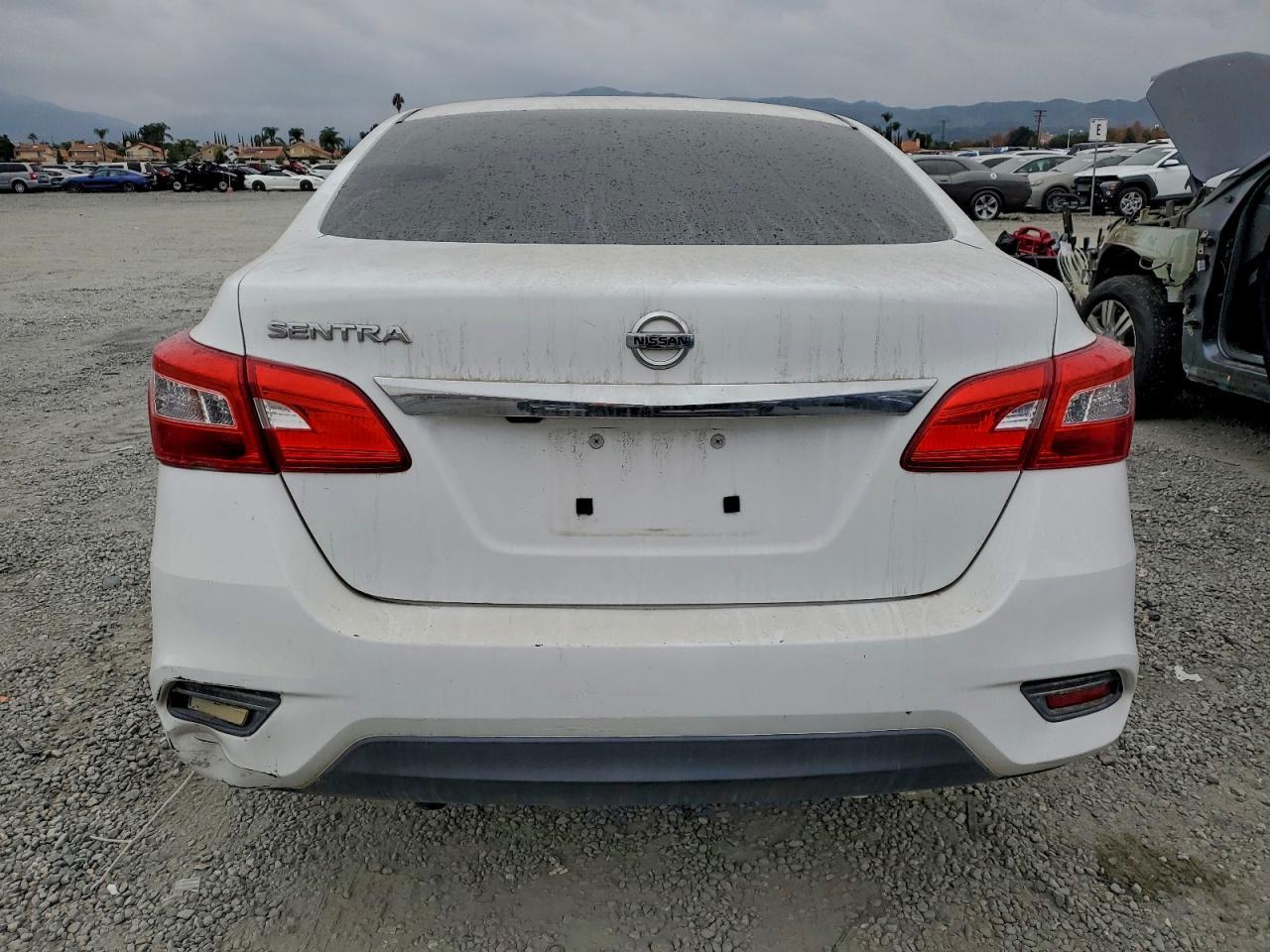 2018 Nissan Sentra S - Фото 6