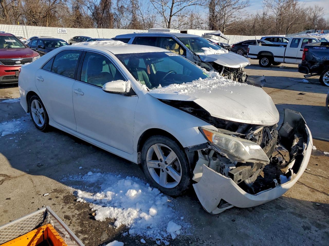 2014 Toyota Camry L - Фото 4