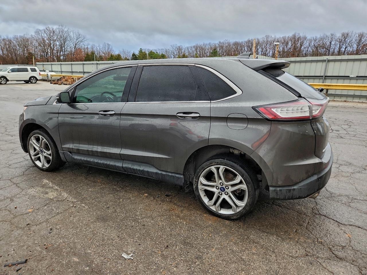 2016 Ford Edge Titanium - Фото 2