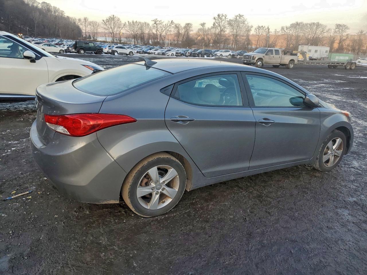 2013 Hyundai Elantra Gls - Image 3