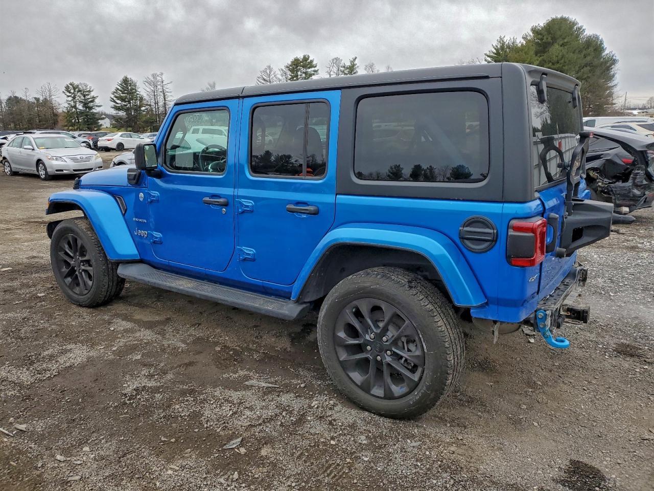 2022 Jeep Wrangler Unlimited Sahara 4Xe - Фото 2